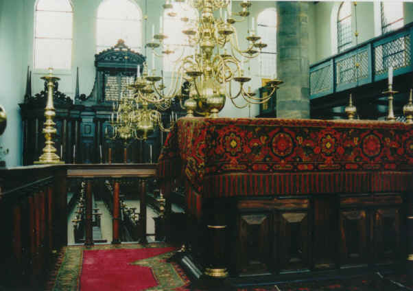 Bimah synagogue